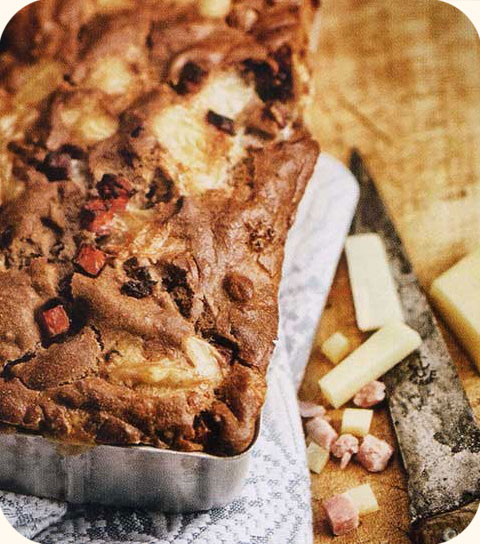 Cake à la farine de châtaigne, au jambon et au comté