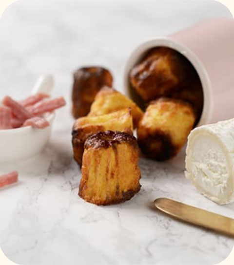 Cannelés salés au fromage de chèvre et au bacon